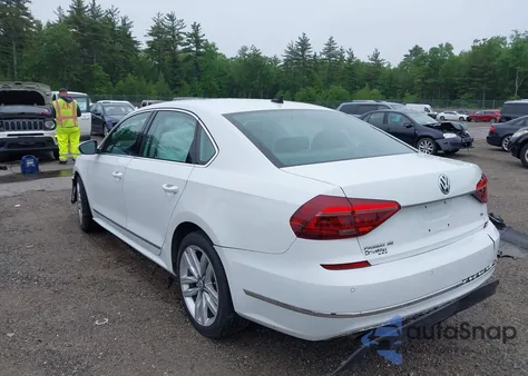2017 Volkswagen Passat 1.8T Se z USA, uszkodzony, nr VIN 1VWGT7A30HC000658